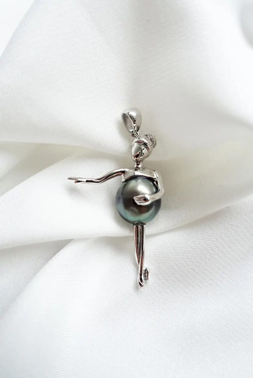 Ballerina 11mm Tahitian Black Pearl Pendant - 925 Silver Plated