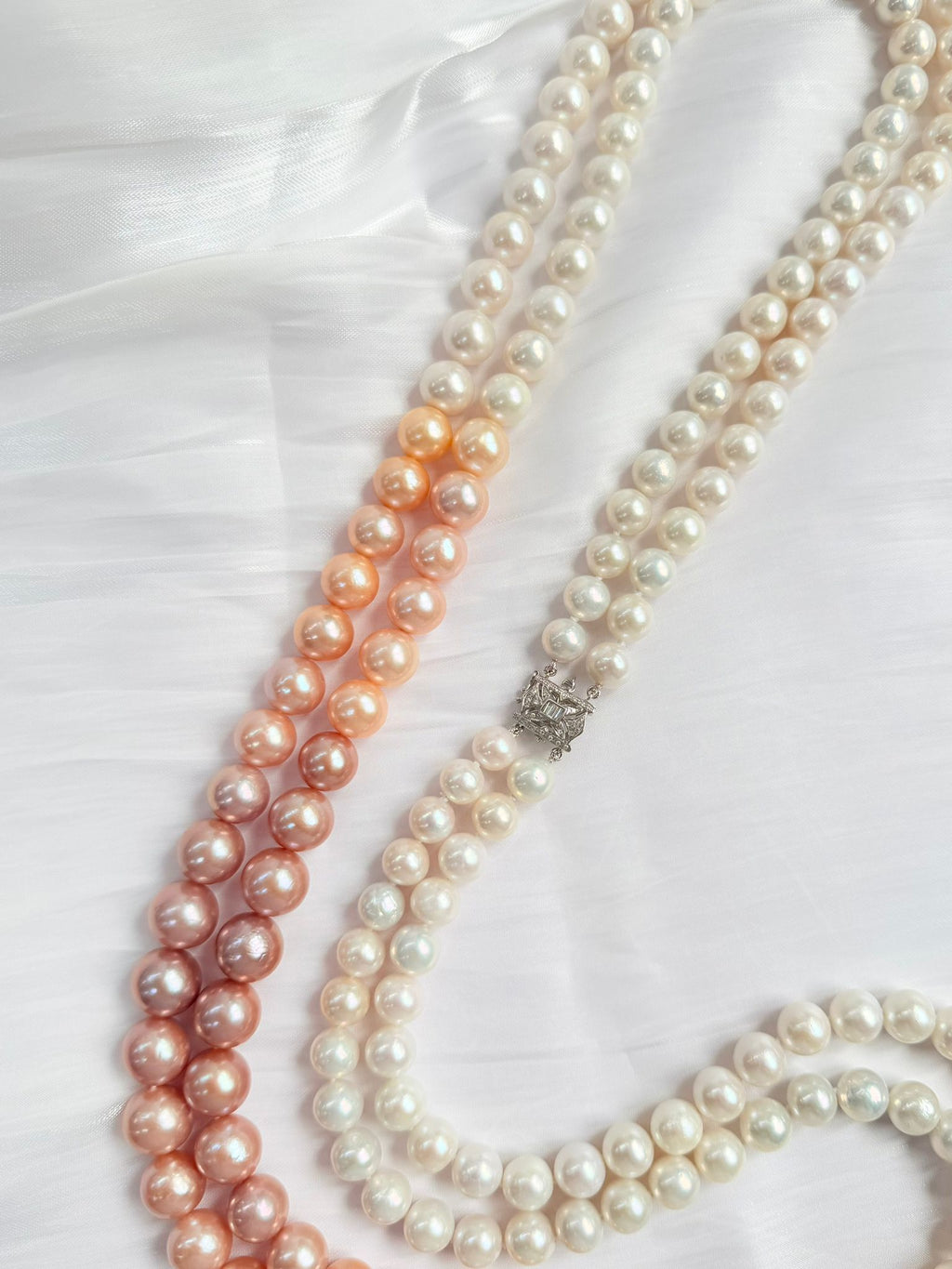 Iridescent Years: Two-Tone Gradient Pearl and Diamond Tassel Necklace