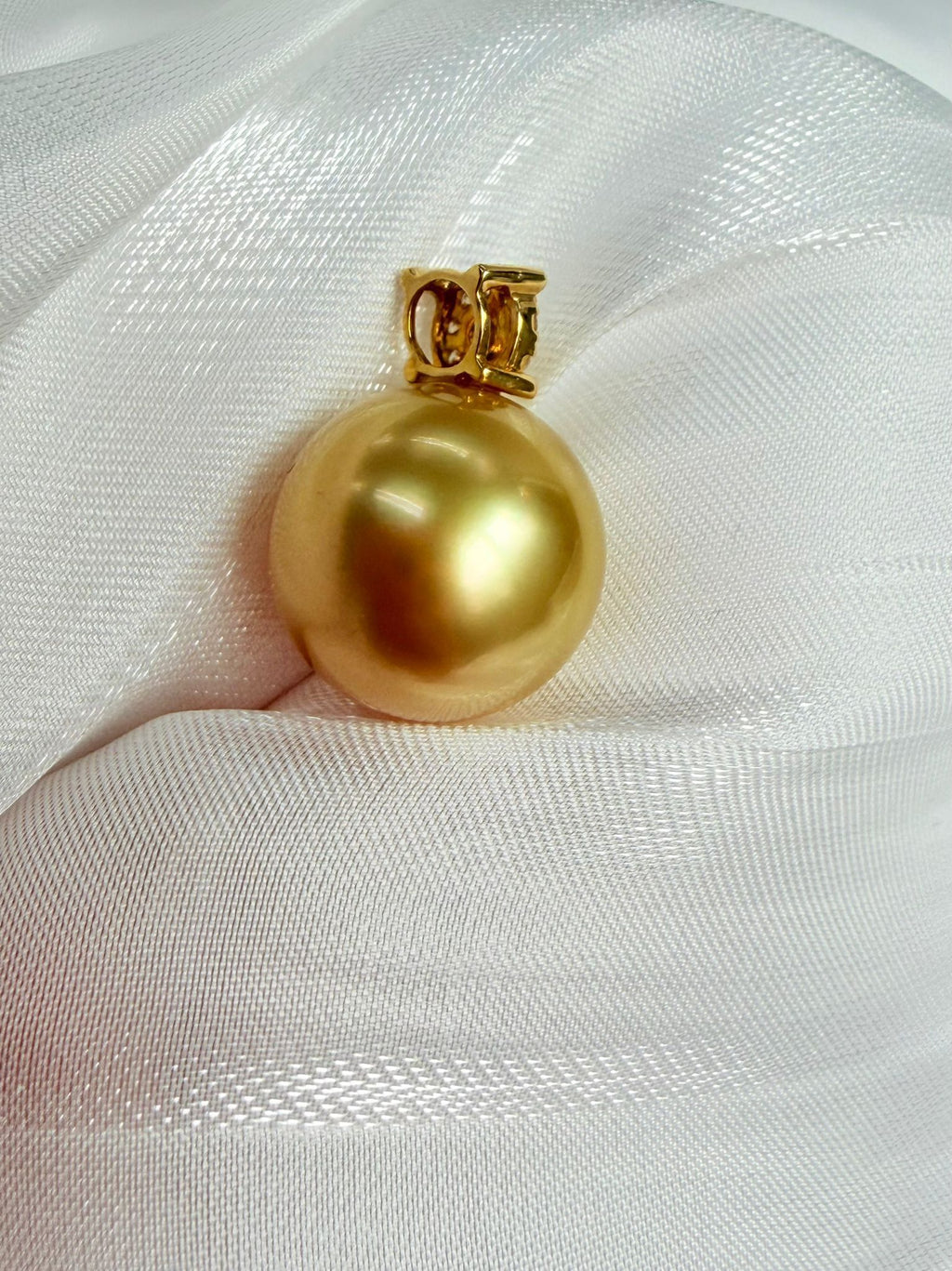 Golden Radiance: 11.6mm Flawless Deep Golden South Sea Pearl 18K Diamond Pendant
