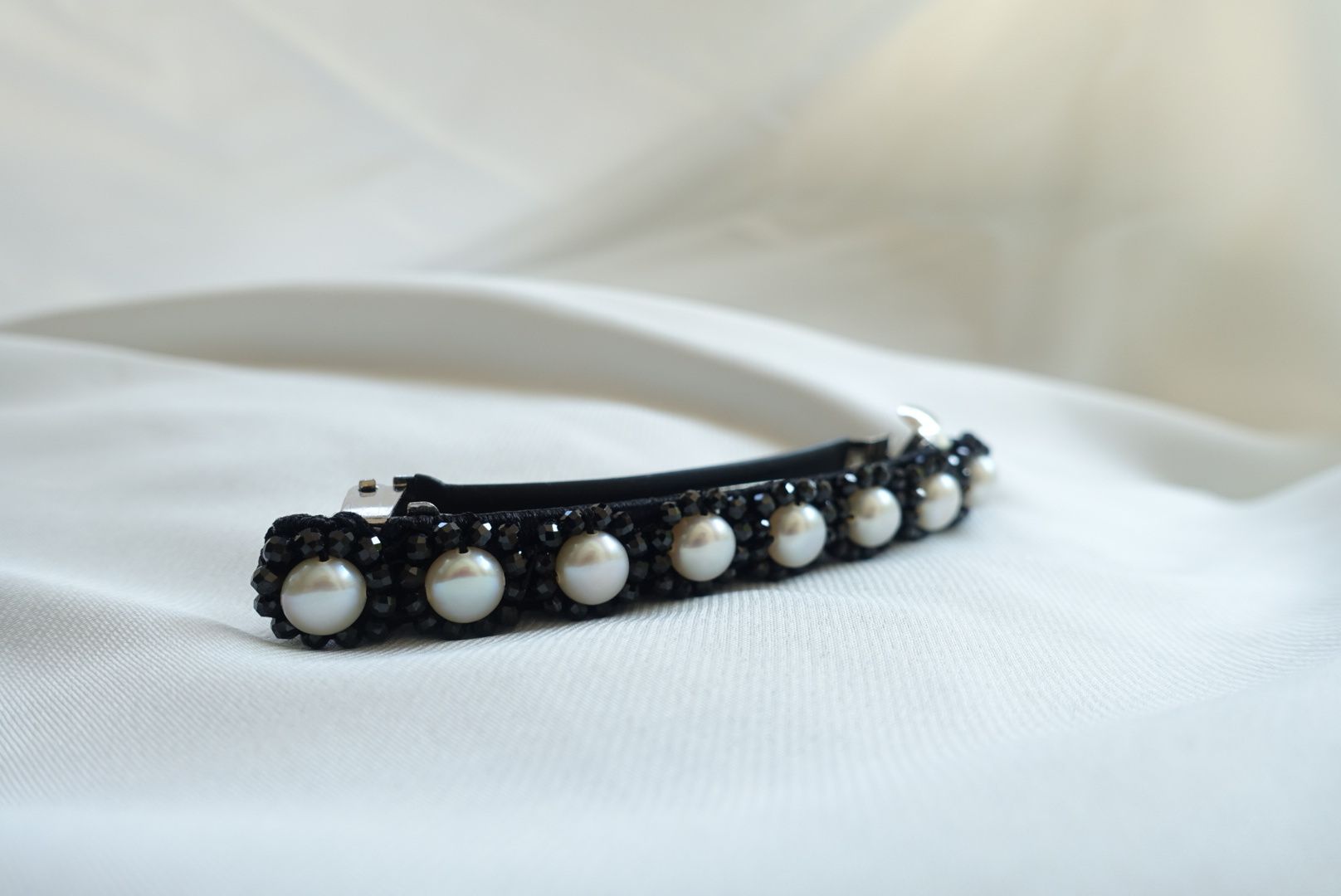 "Obsidian Dawn" Pearl and Spinel Woven Hair Clip