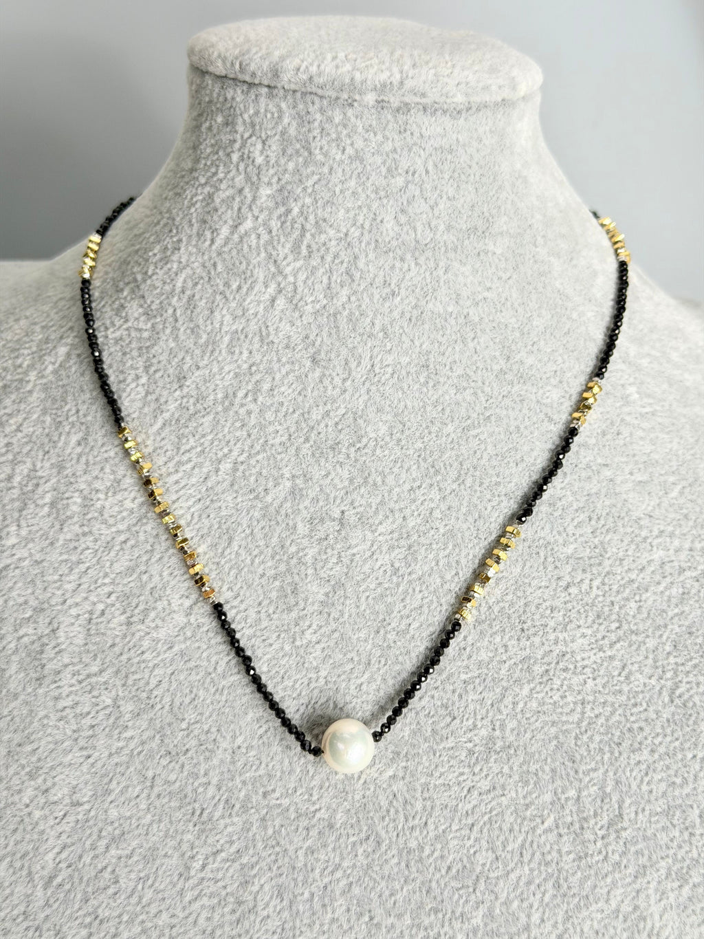 『壹』Natural Black Spinel with 10mm Pearl and 925 Silver Slice Necklace with Silver Clasp