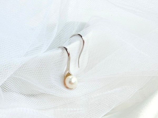 "Mini High Heels" natural pearl earrings, sterling 925 silver plated findings