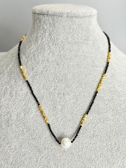 『伍』Natural black spinel, natural pearl, and sterling silver 925 plated necklace with silver clasp