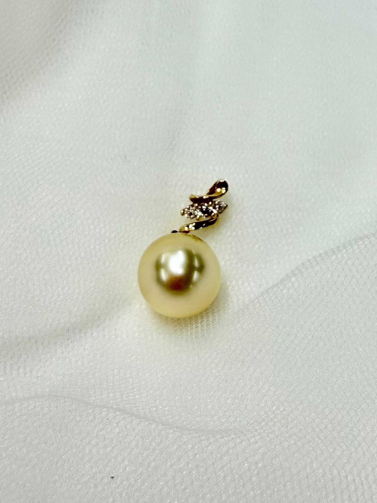 14K 金南洋香檳珠「星辰」吊墜