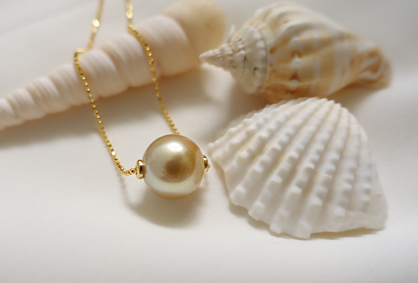 P005N099YG(J) (2) Dainty Single Pearl Moveable Necklaces