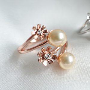 Chic floral Fresh Water Pearl Adjustable Open Ring