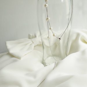 Asymmetrical adjustable freshwater pearl necklace
