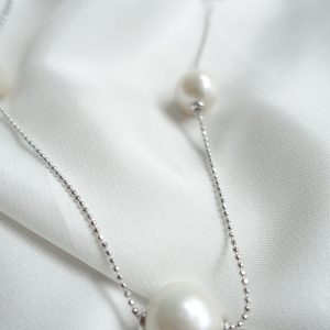 Movable White Gold Freshwater Pearl Rope Necklace