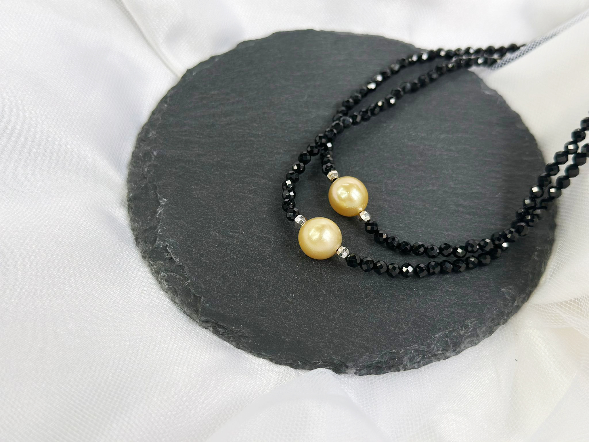 WhatsApp Image 2023-05-18 at 2.00.59 PM (1) White Pearl with Garnet Stone Lariat Bead Necklace